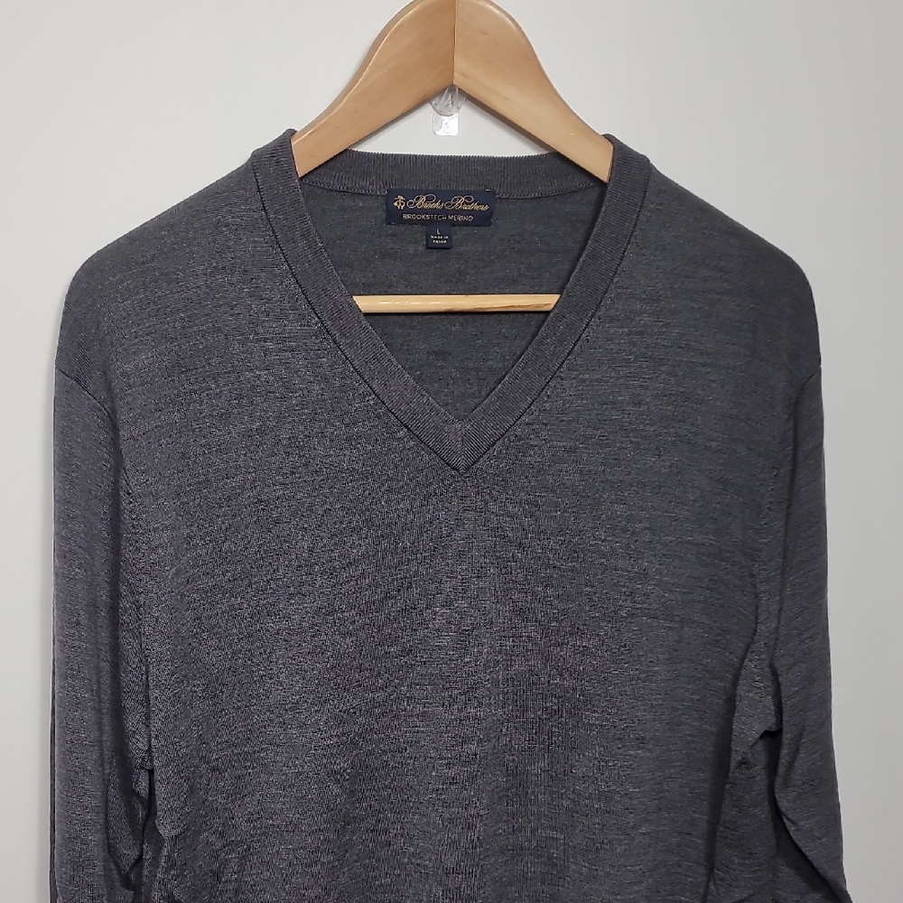 Brooks Brothers Brookstetch Merino Dark Gray V-Neck Sweater